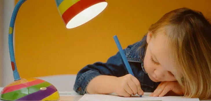 Neskuchnaya studija: kako pravilno opremiti studentski radno mjesto