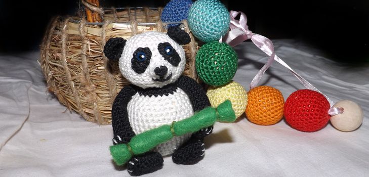Pletena panda igračka s vlastitim rukama