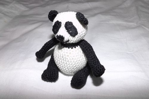 Pletena panda igračka s vlastitim rukama