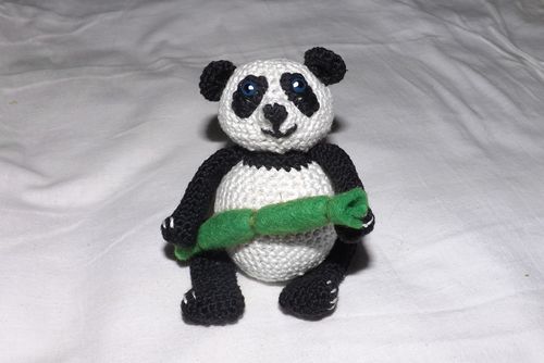 Pletena panda igračka s vlastitim rukama