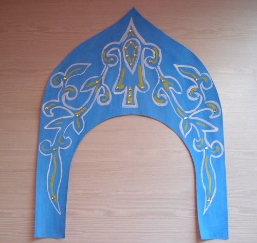 Ruski kokoshnik od kartona