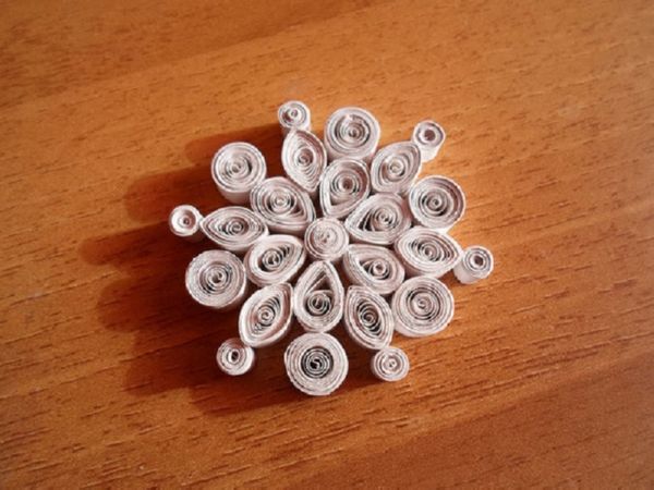 Prekrasne pahuljice za Nove godine 2017. s vlastitim rukama papira - dijagrami i fotografije u fazama. Majstorske nastave za djecu na velikim snježnim pahuljama u tehnici origami