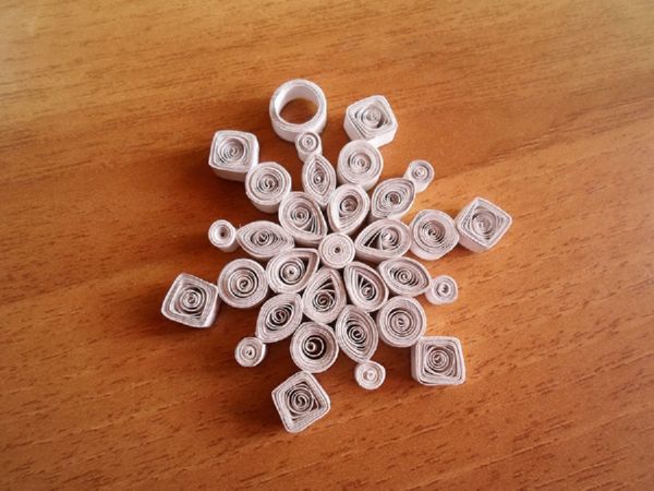 Prekrasne pahuljice za Nove godine 2017. s vlastitim rukama papira - dijagrami i fotografije u fazama. Majstorske nastave za djecu na velikim snježnim pahuljama u tehnici origami