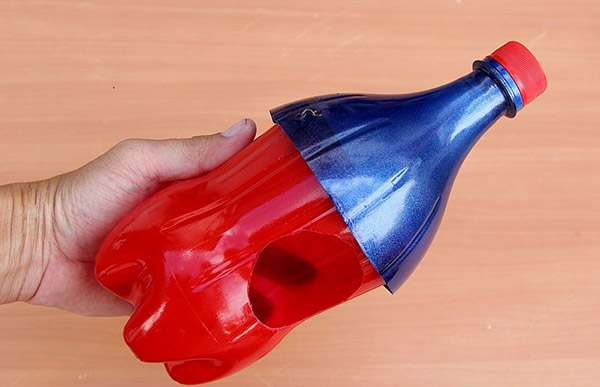 Novi obrti iz plastičnih boca s vlastitim rukama za vrt i voćnjak