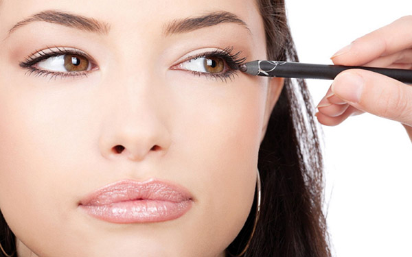 Učinkoviti make-up za deset minuta: šminka make up umjetnik Chanel