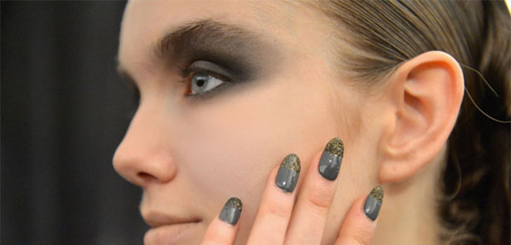 Glitter i Swarovski kamen kao trend zimske manikure 2016-2017