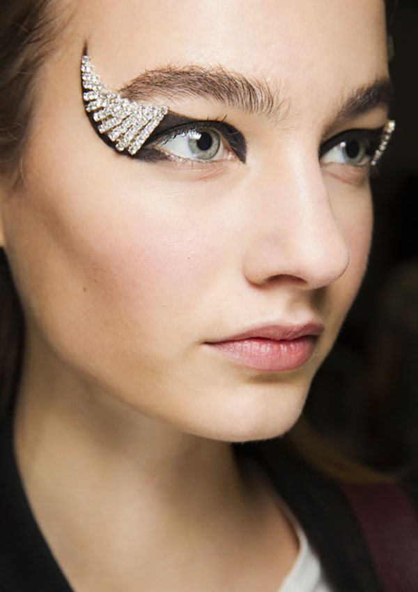 Mascara i zbirka proizvoda za savršeni make-up. Šminka trendovi jesen / zima 2016. godine