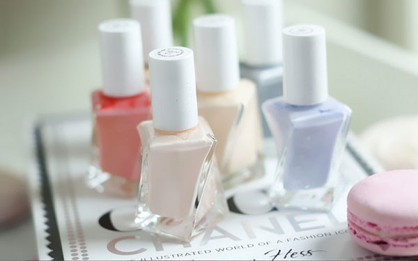 Pastelna manikura: zbirka lakova Essie Gel Couture Balet Nude 2017