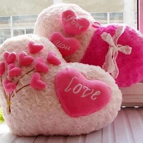 Što dati djevojci za Valentinovo: ideje za darove