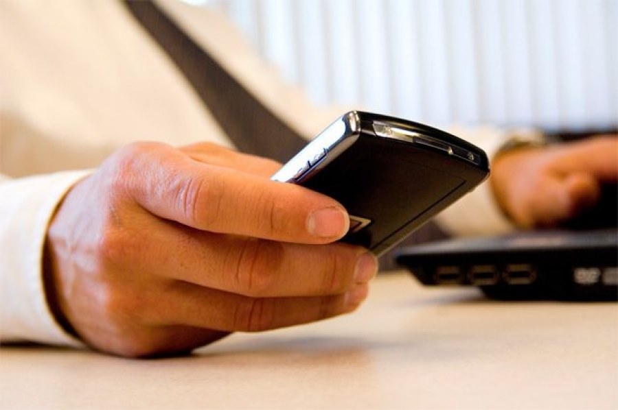 ruku s telefonom