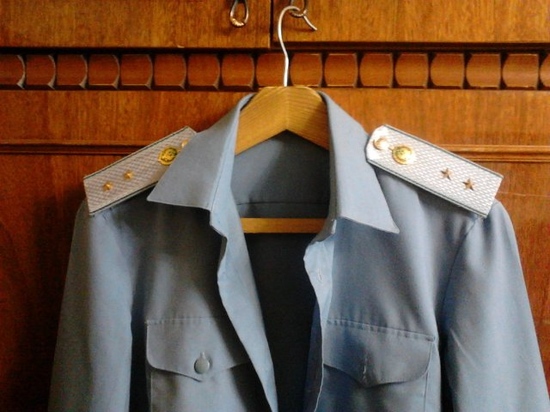 Kako šivati ​​epaulettes: praktični savjeti