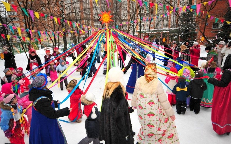 Pjesme na dan palačinke: tekstovi ruskih folklornih ulja