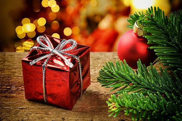 Sretna Nova 2017 Godina Pijetao dečko i djevojka u zabavne pjesme, SMS-a, a svojim riječima - Čestitka za Novu 2017 pijetla prijatelj, čovjek od žene
