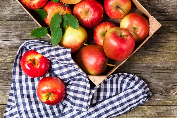 Apple Spasitelj, čestitke za SMS, kratke, smiješne. Čestitamo na Apple Blagdan u stihu i prozi Apple Spasitelj, čestitke za SMS, kratke, smiješne. Čestitamo na Apple Blagdan u stihu i prozi