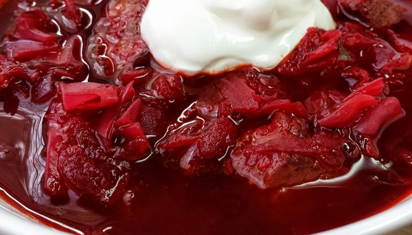 Borsch za zimu u limenci, recept za pripremu s repa i kupusom, tijesto od rajčice i bez nje