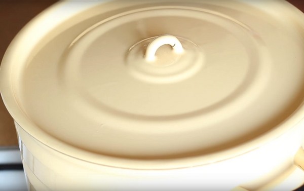 Borsch za zimu u limenci, recept za pripremu s repa i kupusom, tijesto od rajčice i bez nje