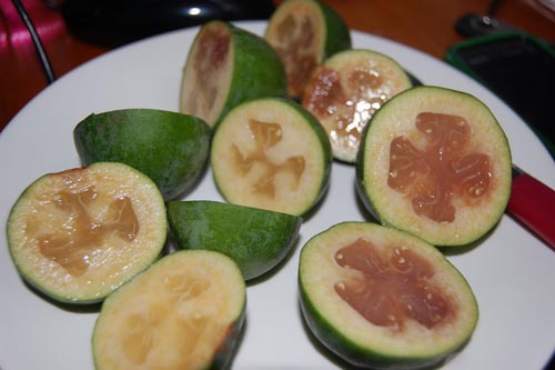 Feijoa s medom, recept s fotografijom
