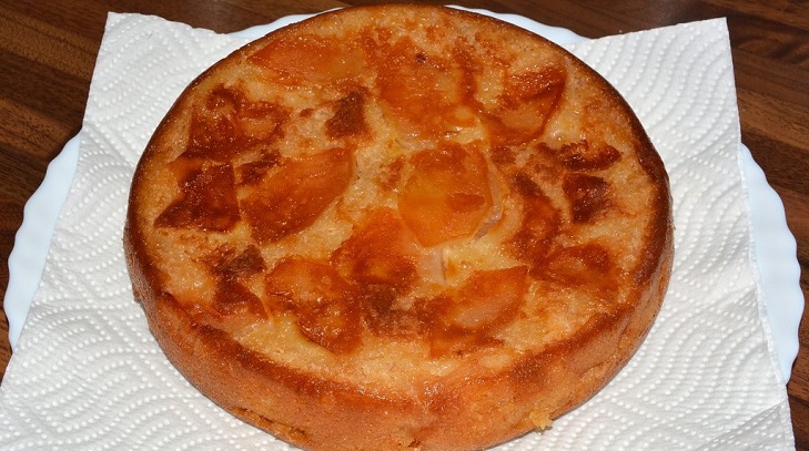 Fotografija recepta od jabuka u multivarhu