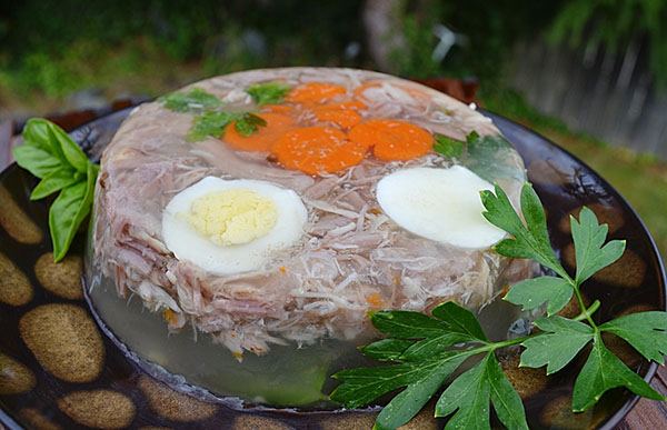 Recepti hladnoće uz fotografije snimljene korak po korak - od svinjetine, drška, govedine, piletina, želatinom