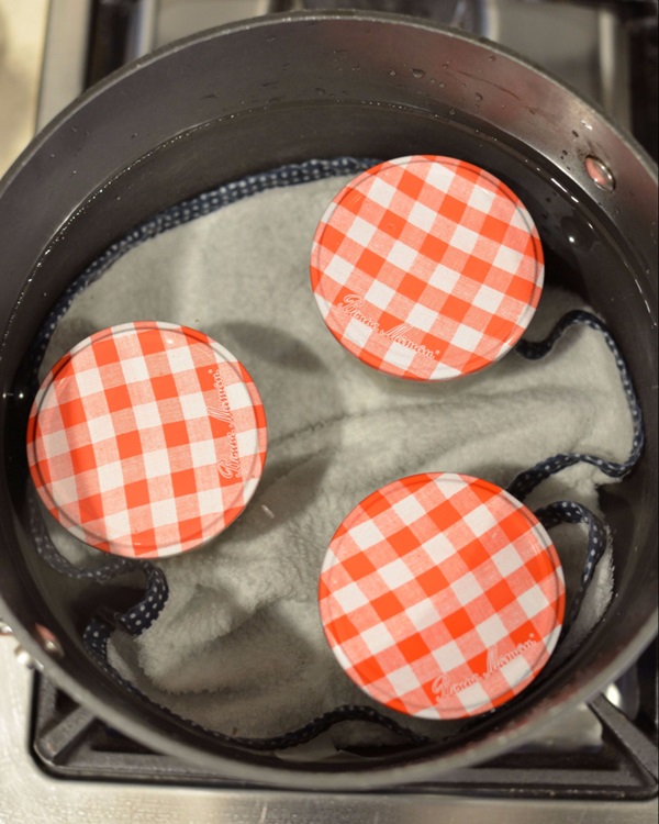 Kako kiseliti gljive za zimu u bankama u kući za zimu - jednostavan recept za brze i ukusne gljive marinirati za roštilj