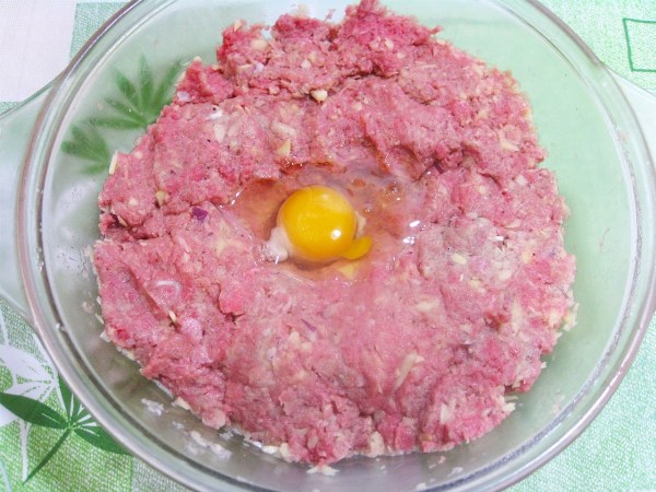 dodajte jaje