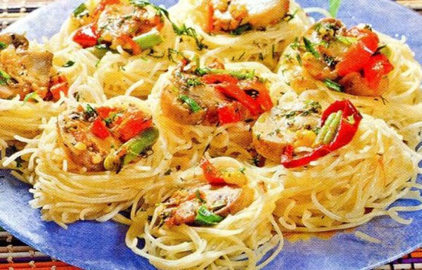 Recept za ukusne gnijezde iz MACFFA s mljevenim mesom i rajčicom