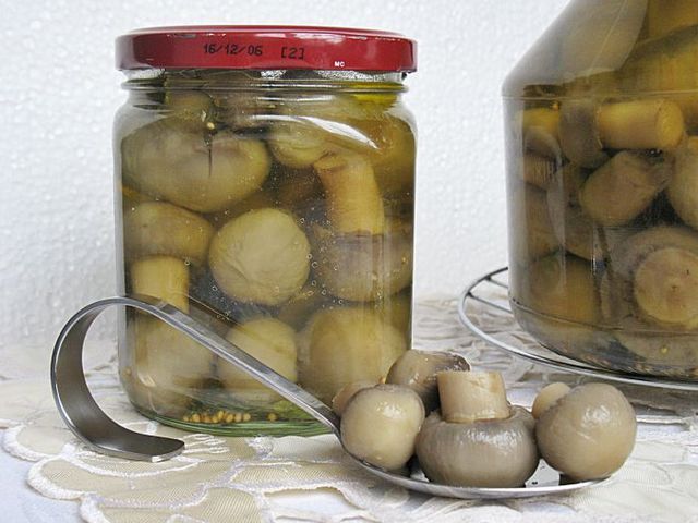 Marinirani šampinjoni za zimu, klasični recept
