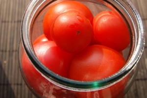 Jednostavan recept za rajčice u vlastitom soku