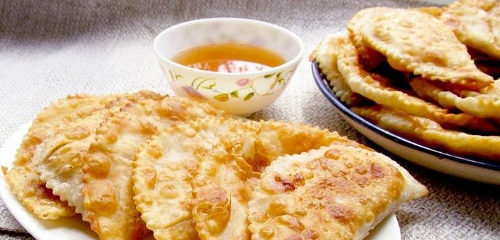 Bijele pite s mesom - chebureks