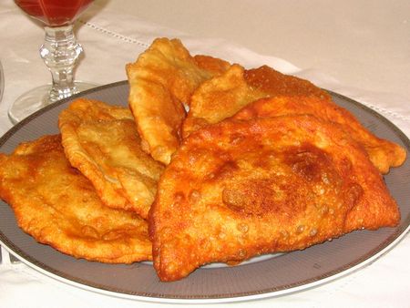 Bijele pite s mesom - chebureks