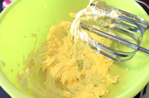 Recept za ukusnu i neobičnu kolač u multivarka - korak po korak s fotografijom