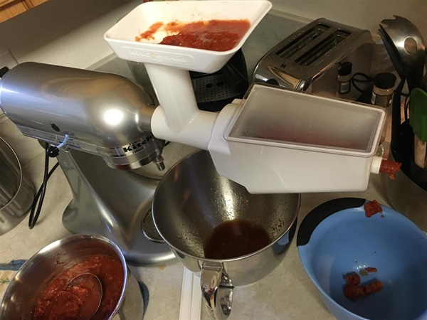 Ketchup vlastitim rukama od rajčice: korak po korak recepata za berbu zimi