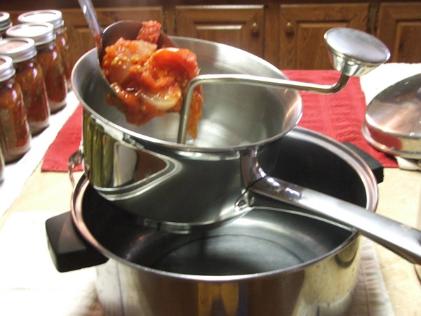 Ketchup vlastitim rukama od rajčice: korak po korak recepata za berbu zimi