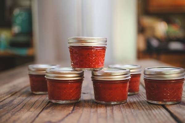 Ketchup vlastitim rukama od rajčice: korak po korak recepata za berbu zimi