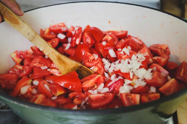 Ketchup vlastitim rukama od rajčice: korak po korak recepata za berbu zimi