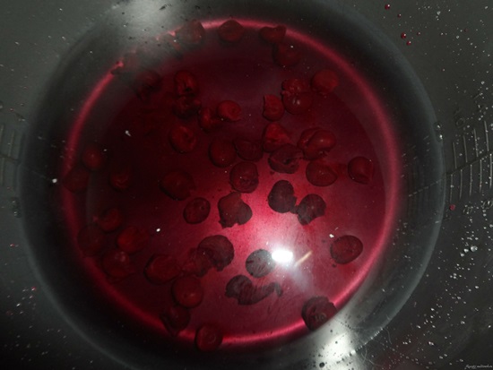 Mirisni kompot od trešanja u tavi i multivarka - recept