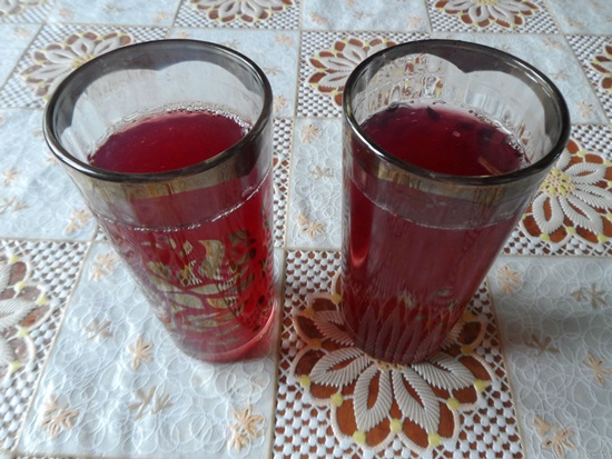Mirisni kompot od trešanja u tavi i multivarka - recept