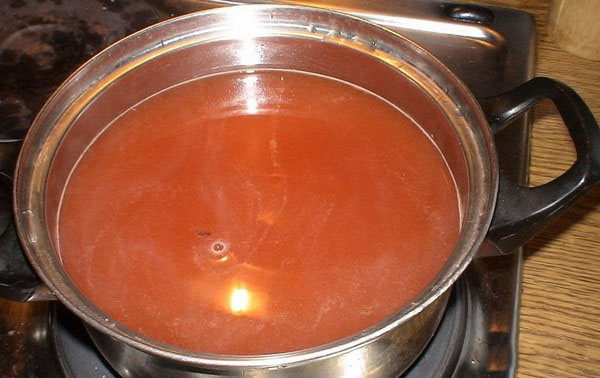 Krastavci sa ketchupom za zimu - bez sterilizacije, u limenke. Sakupljanje za zimski oštar i hrskav krastavac s ketchup chili