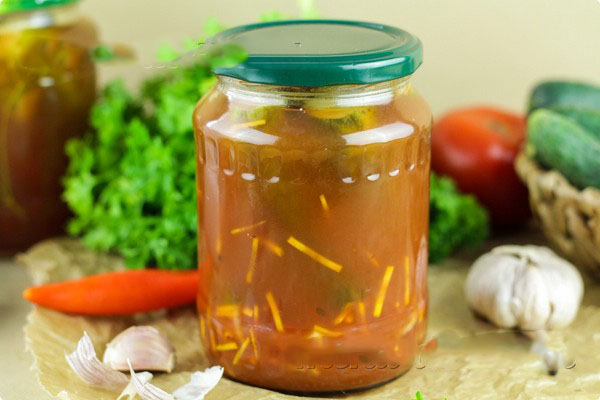 Krastavci sa ketchupom za zimu - bez sterilizacije, u limenke. Sakupljanje za zimski oštar i hrskav krastavac s ketchup chili