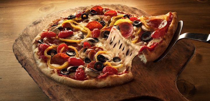Recepti pizze u tavi