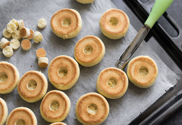 Recept za odmor: kolač od breskve s punjenjem vrhnja