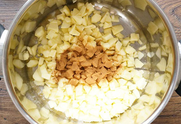 Jednostavan recept za kolač od jabuka s cimetom