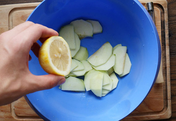 Jednostavan recept za kolač od jabuka s cimetom