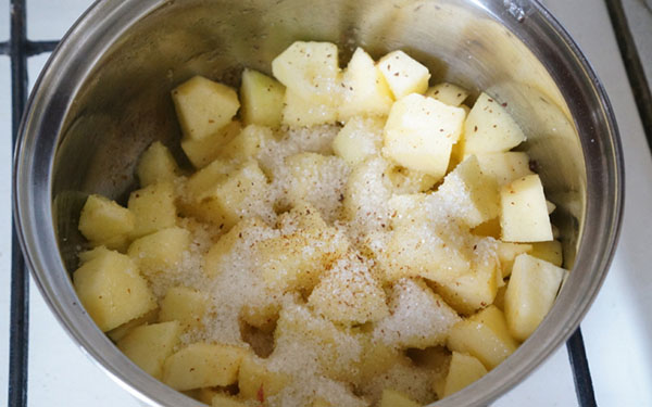 Recept za izvrsnu karijeru jabuka s kolačićima Savoyardi