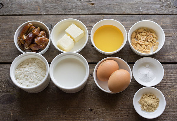 Recept za nevjerojatnu kremasti kolač od meda s datumima i orasima