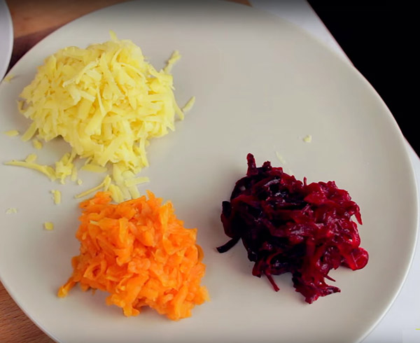 Recepti za haringe pod krznom kaputa za Novu godinu kod kuće - klasični, roll, s jabukom korak po korak