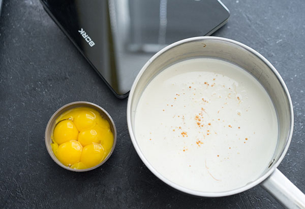 Recept za ukusnu domaću sladoled s karamelom
