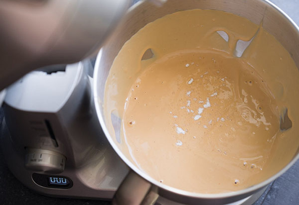Recept za ukusnu domaću sladoled s karamelom
