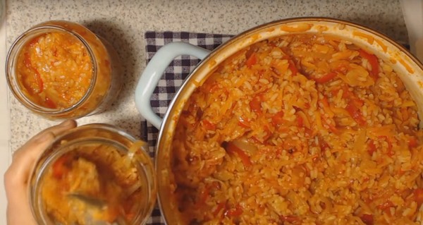 Salata s rižom i povrćem za zimu. Recepti salata za zimu sa rižom i rajčica, tikvice, mrkva