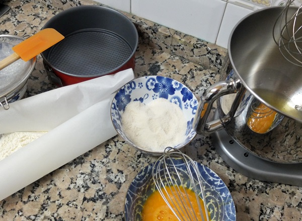 Lush charlotte u pećnici - jednostavni i ukusni recepti